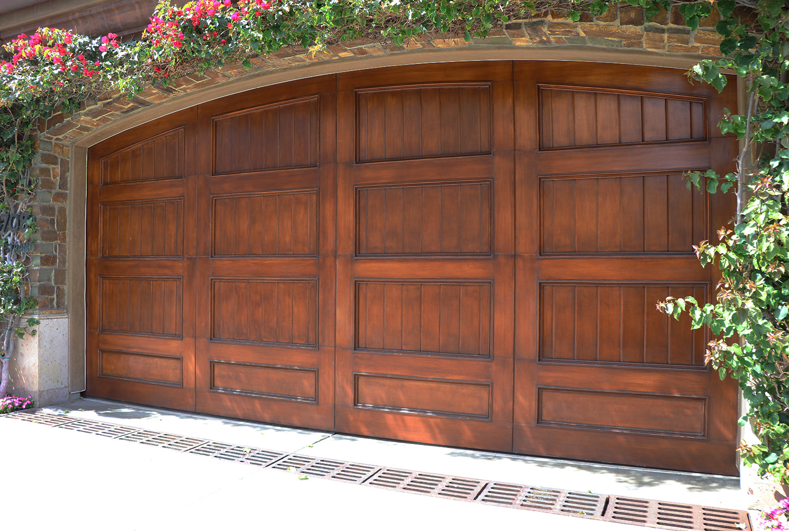 Store garage door